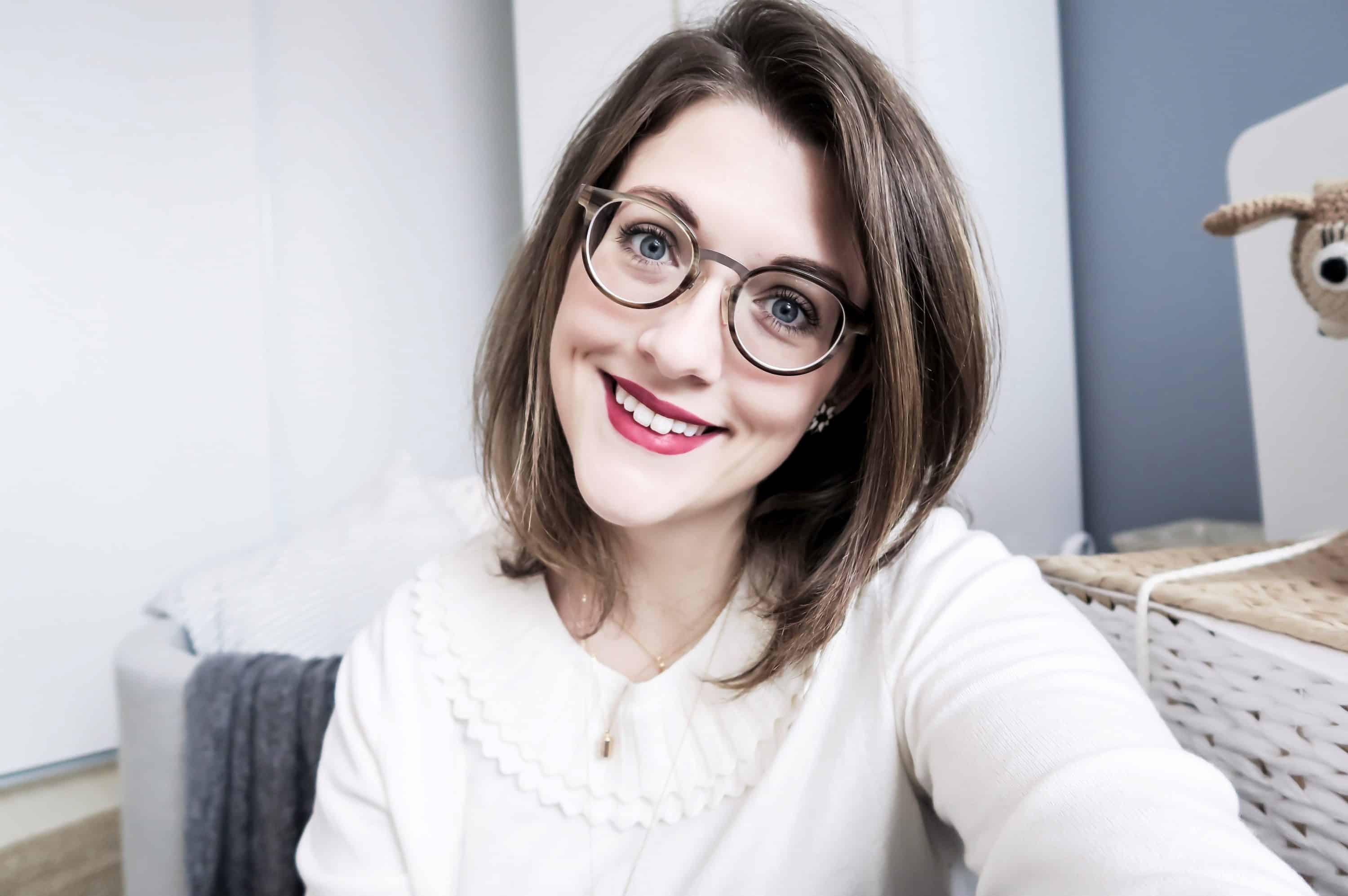 Jeune abeille, Lise nous raconte son activité de VDI 20 Api'conseillère - VDI - vente à domicile