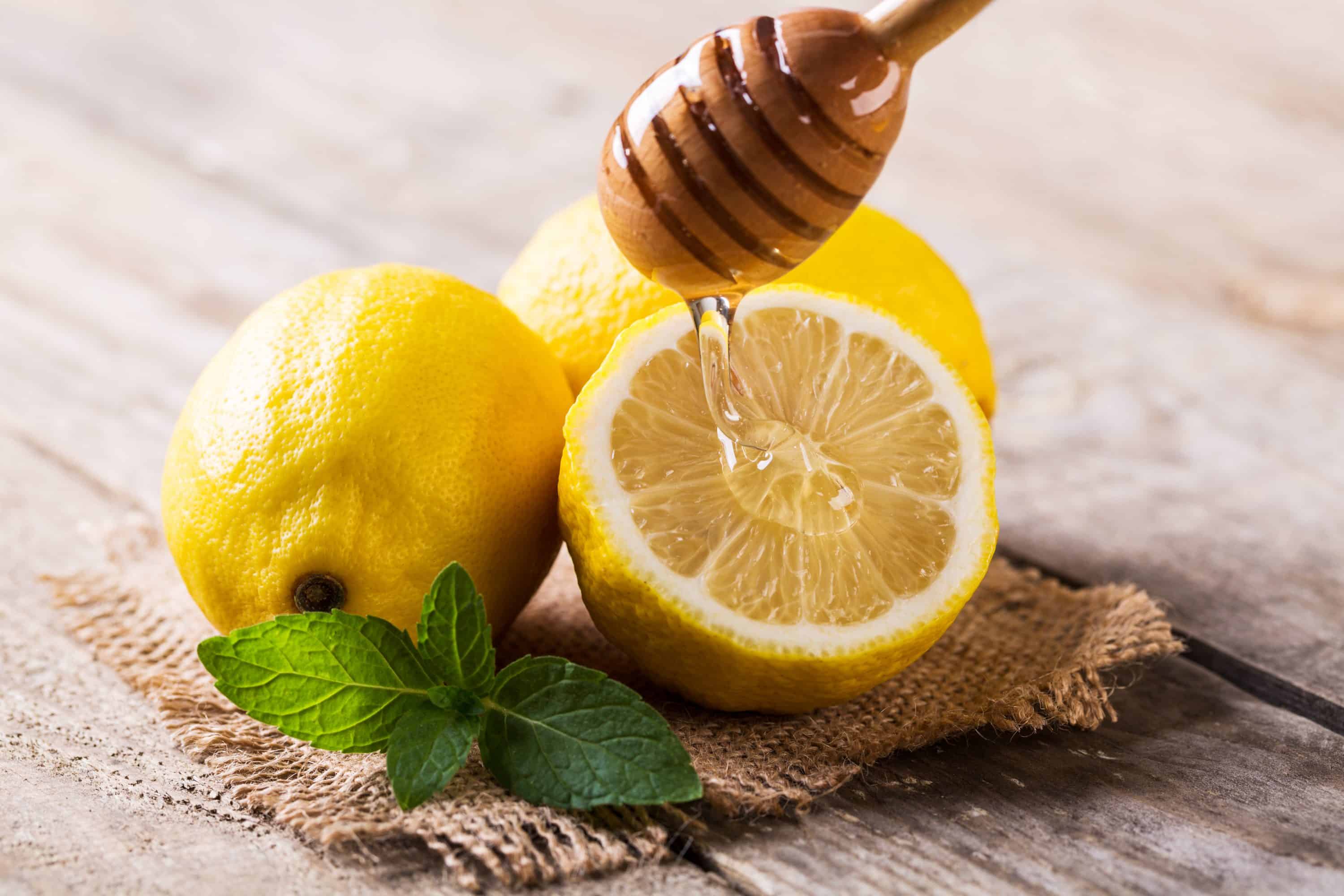 Sublimer votre peau avec un masque miel et citron maison - Secrets de Miel