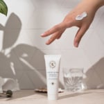 Crème anti-tâches et anti-âge - Crème - Mains - Miel de Manuka - contre les tâches - belle peau - peau plus jeune - Produit naturel - Secrets de Miel