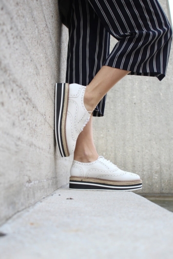 vendeuse_chaussures_a_domicile
