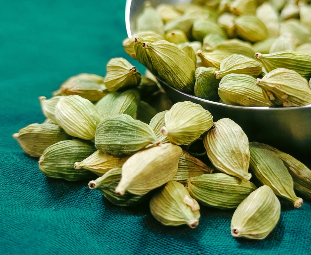 Quels sont les bienfaits de la cardamome ? 5 cardamome bienfaits